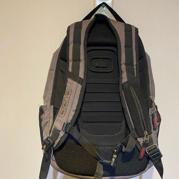 Ogio Backpack Gambit Pack Back/Silver - Picture 6 of 11